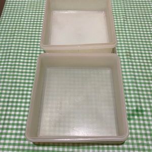 Tupperware Kitchen - TUPPERWARE SQUARE SNACK KEEPER Tupperware Kitchen - TUPPERWARE SQUARE SNACK KEEPER